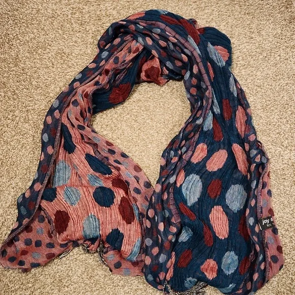 Scarf lot - Picture 5 of 7